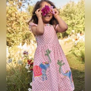 MINI BODEN GIRL'S APPLIQUE SMOCKED ELEPHANT EMBROIDERED DRESS IN PINK